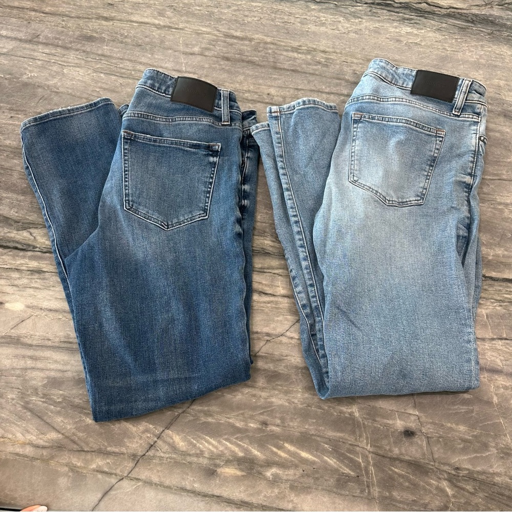 LOT (2) Men's Express straight Blue Jeans 33x34